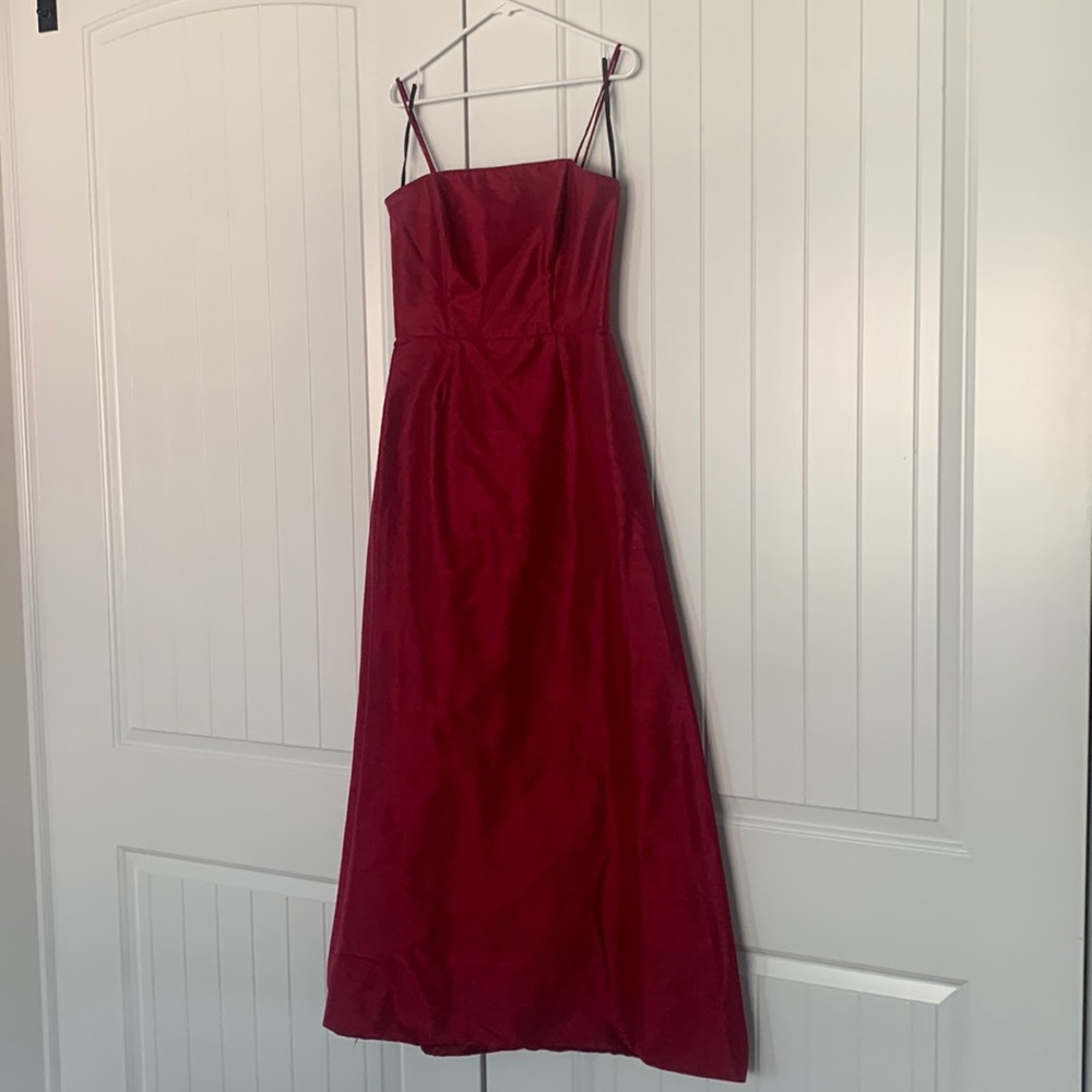 Watters & Watters formal burgundy raw silk gown (removable straps), size 10/12.
